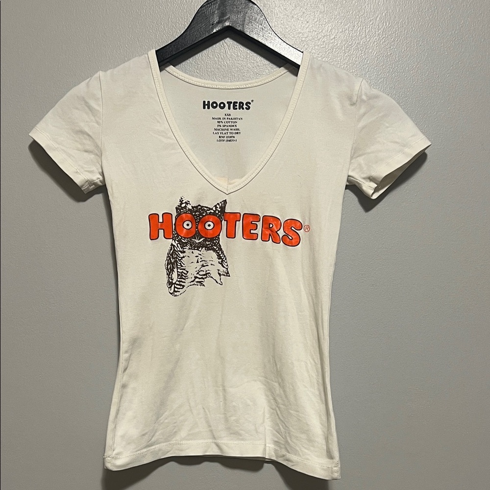 Hooters White V-Neck Tee XXS